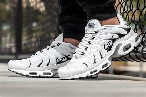 nike tuned 1 damen schwarz weiß|nike tuned air max plus.